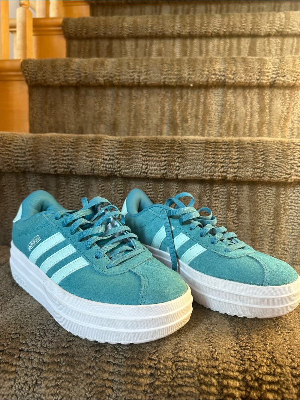 Adidas Women's Teal Platform Sneakers - Teal/White size 5 but fit like 7